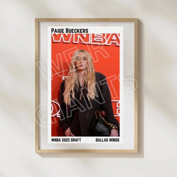Paige Bueckers WNBA 2025 DRAFT 11x17 Art Print - Picture 1 of 2